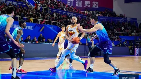 2026洛杉矶训练营bet365在线体育投注App：塔图姆助力新援融合，打造化学反应新篇章